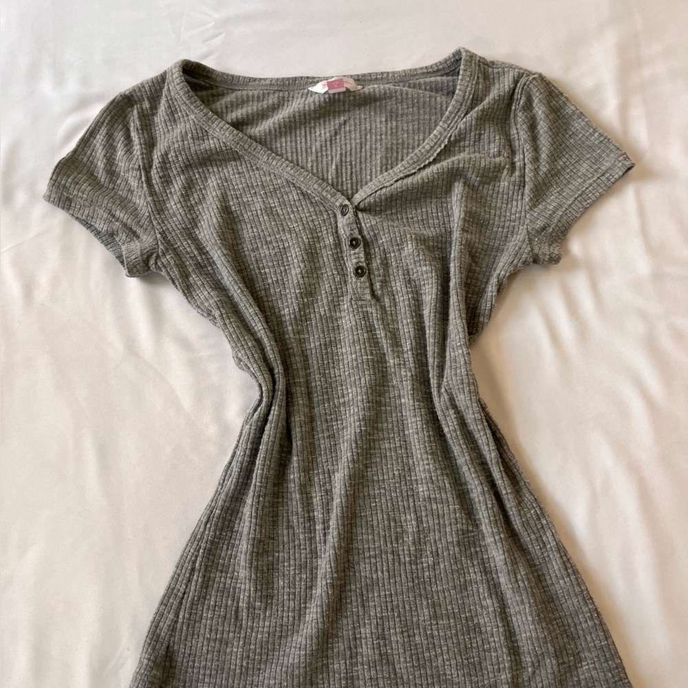 GREY FEMININE BLOUSE